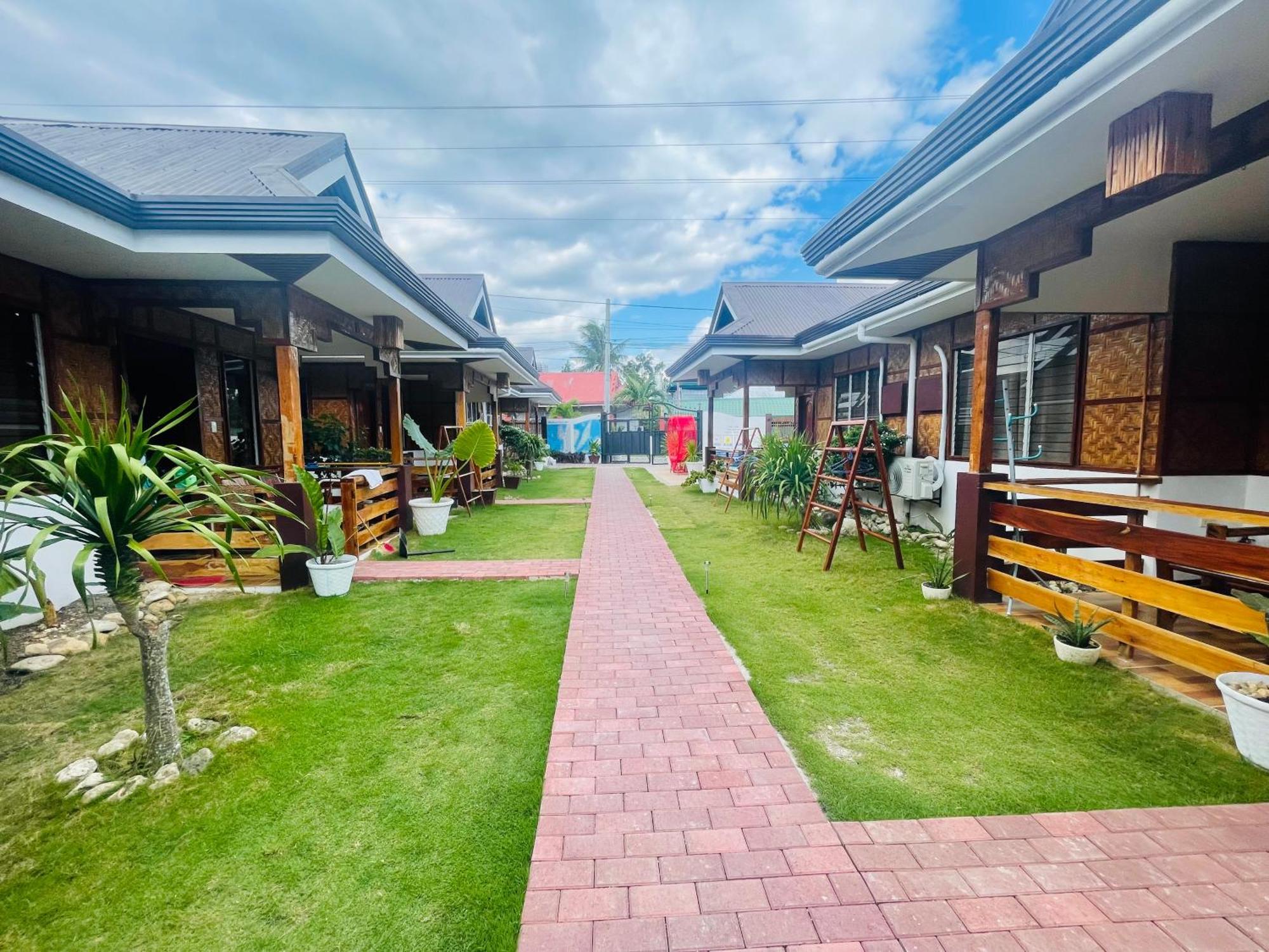 Dolce Vita Resort Moalboal Exterior photo